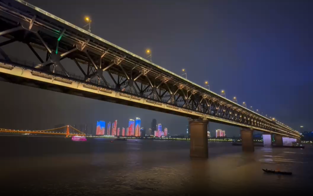 Nanjing Yangtze River Bridge is China’s first domestically designed and built bridge over the Yangtze River